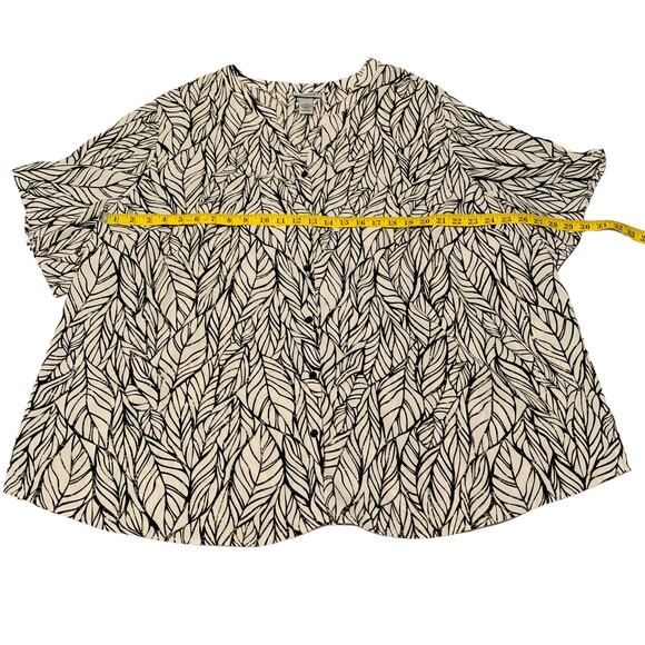 CATHERINES Women's Size 26/28W Top Leaf Print Button Front Short Sleeve Roll Tab - Picture 3 of 5